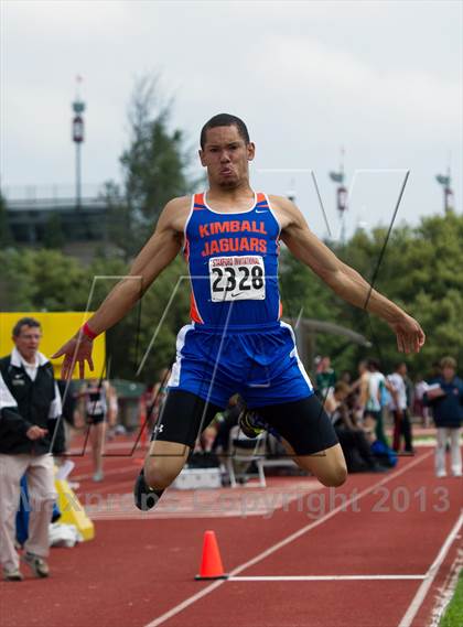Thumbnail 2 in Stanford Invitational Triple Jump photogallery.
