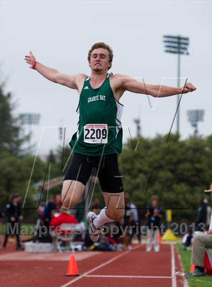 Thumbnail 2 in Stanford Invitational Triple Jump photogallery.