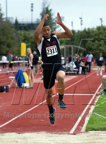 Thumbnail 1 in Stanford Invitational Triple Jump photogallery.