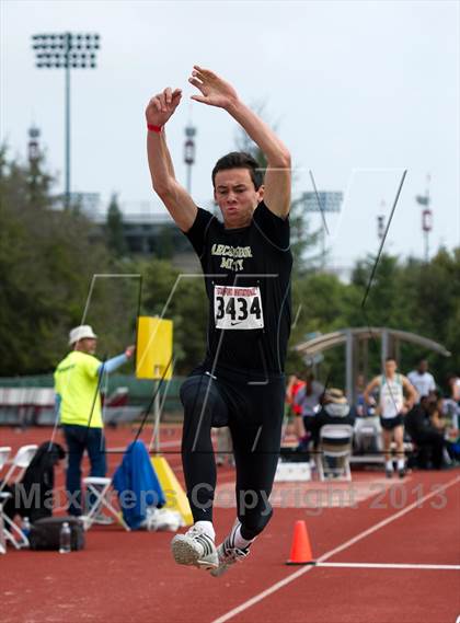 Thumbnail 1 in Stanford Invitational Triple Jump photogallery.