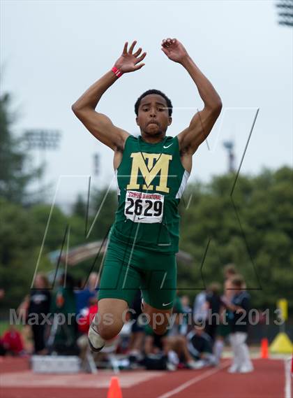 Thumbnail 2 in Stanford Invitational Triple Jump photogallery.