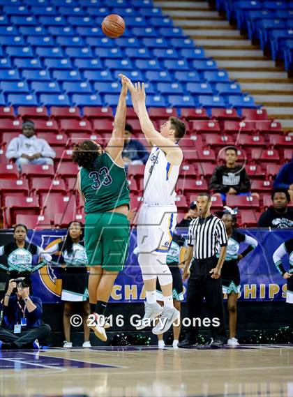 Thumbnail 1 in El Cerrito vs. Serra (CIF D2 NorCal Final) photogallery.