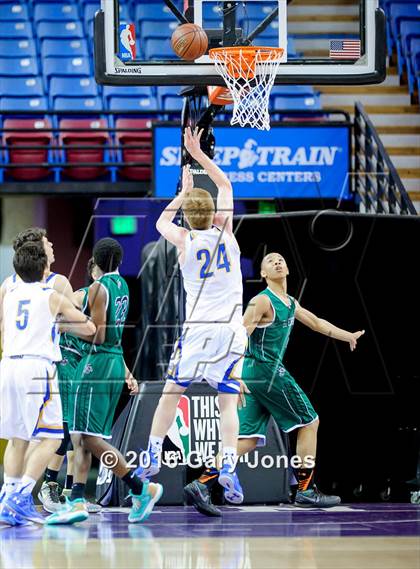 Thumbnail 3 in El Cerrito vs. Serra (CIF D2 NorCal Final) photogallery.