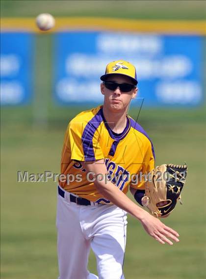 Thumbnail 2 in Anna vs Sanger (Gunter/Prosper Classic) photogallery.