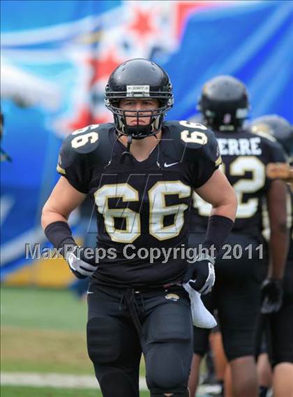 Thumbnail 2 in Valley Center vs. Madison (CIF SDS D4 Final) photogallery.