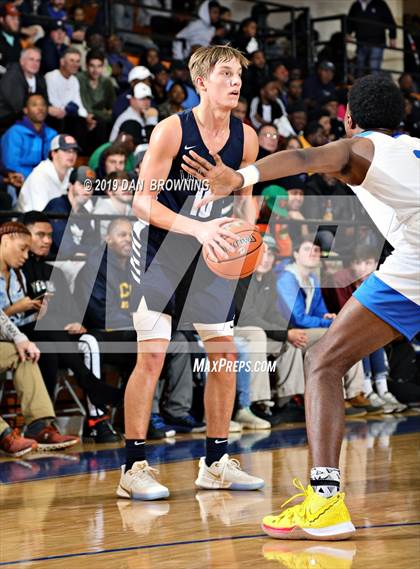 Thumbnail 2 in La Lumiere vs. Hillcrest Prep (Chick-fil-a Classic National Division Championship) photogallery.