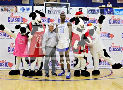 Thumbnail 3 in La Lumiere vs. Hillcrest Prep (Chick-fil-a Classic National Division Championship) photogallery.