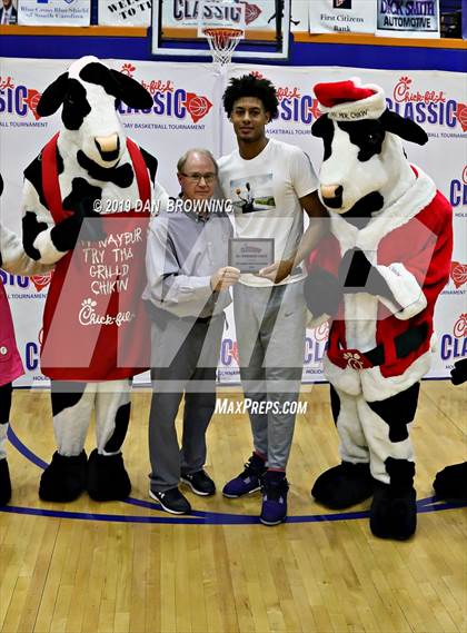 Thumbnail 2 in La Lumiere vs. Hillcrest Prep (Chick-fil-a Classic National Division Championship) photogallery.