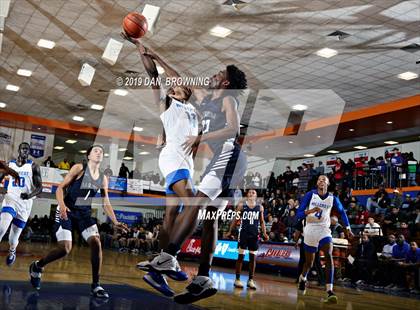 Thumbnail 3 in La Lumiere vs. Hillcrest Prep (Chick-fil-a Classic National Division Championship) photogallery.
