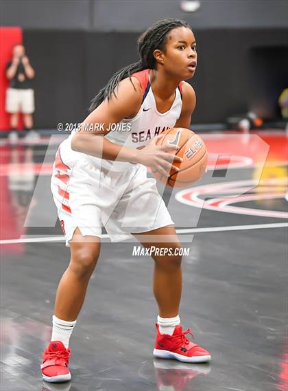 Thumbnail 1 in Mater Dei @ Redondo Union (Nike Tournament of Champions) photogallery.