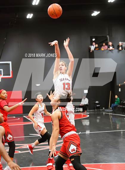 Thumbnail 2 in Mater Dei @ Redondo Union (Nike Tournament of Champions) photogallery.