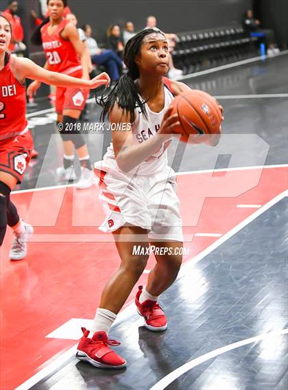 Thumbnail 3 in Mater Dei @ Redondo Union (Nike Tournament of Champions) photogallery.
