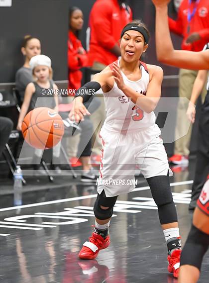 Thumbnail 2 in Mater Dei @ Redondo Union (Nike Tournament of Champions) photogallery.