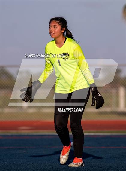 Thumbnail 1 in Veterans Memorial vs. Vela (UIL Soccer 5A Region 3 & 4 Bi-District) photogallery.