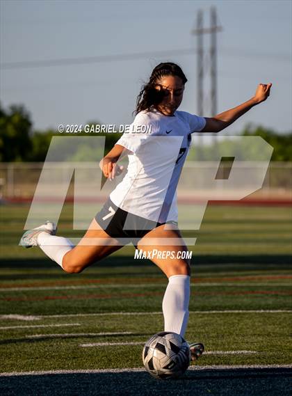 Thumbnail 2 in Veterans Memorial vs. Vela (UIL Soccer 5A Region 3 & 4 Bi-District) photogallery.
