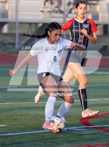 Thumbnail 2 in Veterans Memorial vs. Vela (UIL Soccer 5A Region 3 & 4 Bi-District) photogallery.