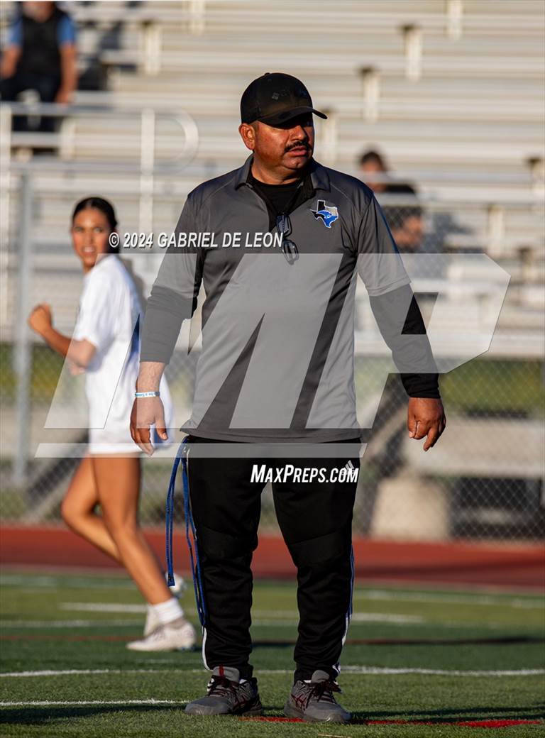 photo-1-in-the-veterans-memorial-vs-vela-uil-soccer-5a-region-3-4