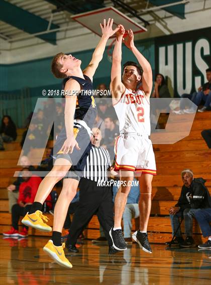 Thumbnail 3 in Jesuit vs. Oak Ridge (Adidas Challenge) photogallery.