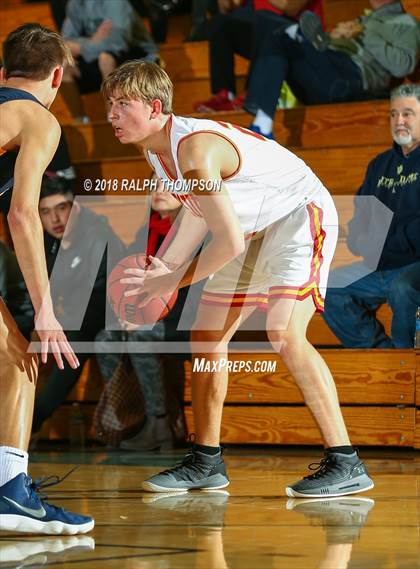 Thumbnail 3 in Jesuit vs. Oak Ridge (Adidas Challenge) photogallery.
