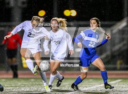 Thumbnail 3 in Santa Margarita vs. JSerra Catholic (CIF SS D1 Final) photogallery.