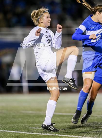 Thumbnail 1 in Santa Margarita vs. JSerra Catholic (CIF SS D1 Final) photogallery.