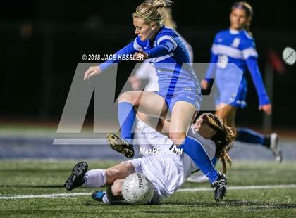 Thumbnail 3 in Santa Margarita vs. JSerra Catholic (CIF SS D1 Final) photogallery.