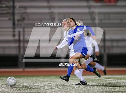 Thumbnail 3 in Santa Margarita vs. JSerra Catholic (CIF SS D1 Final) photogallery.