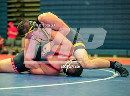 Thumbnail 1 in Vista Eagle Invitational Tournament photogallery.