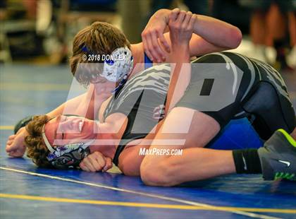 Thumbnail 2 in Vista Eagle Invitational Tournament photogallery.