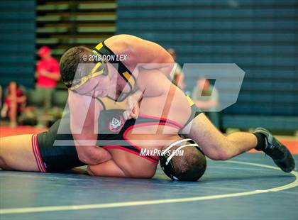 Thumbnail 3 in Vista Eagle Invitational Tournament photogallery.