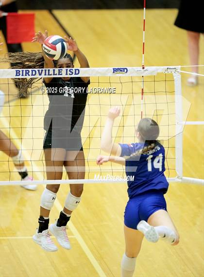 Thumbnail 3 in Lake Ridge vs Byron Nelson (UIL 6A Bi-district playoff Div 1) photogallery.