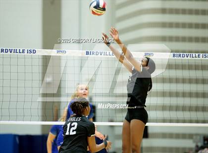Thumbnail 2 in Lake Ridge vs Byron Nelson (UIL 6A Bi-district playoff Div 1) photogallery.