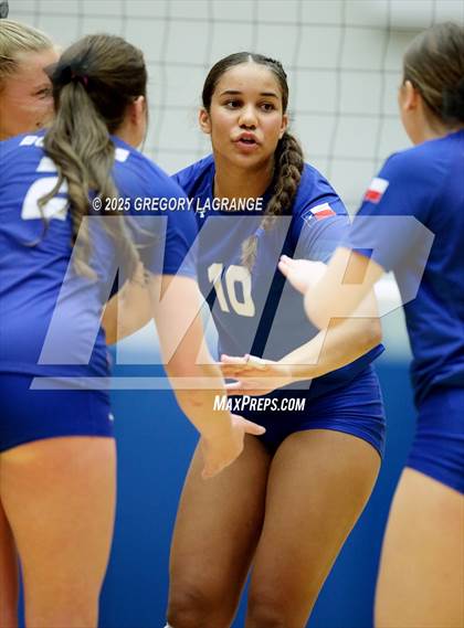 Thumbnail 3 in Lake Ridge vs Byron Nelson (UIL 6A Bi-district playoff Div 1) photogallery.