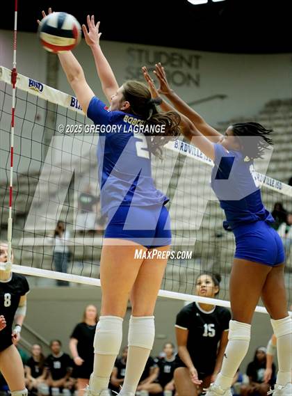 Thumbnail 1 in Lake Ridge vs Byron Nelson (UIL 6A Bi-district playoff Div 1) photogallery.