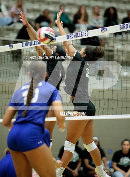 Thumbnail 3 in Lake Ridge vs Byron Nelson (UIL 6A Bi-district playoff Div 1) photogallery.