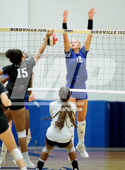 Thumbnail 1 in Lake Ridge vs Byron Nelson (UIL 6A Bi-district playoff Div 1) photogallery.