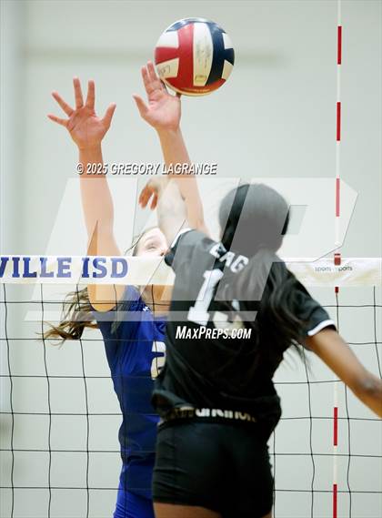Thumbnail 3 in Lake Ridge vs Byron Nelson (UIL 6A Bi-district playoff Div 1) photogallery.