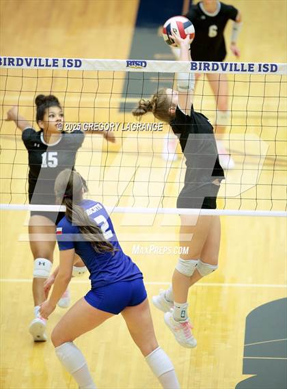Thumbnail 1 in Lake Ridge vs Byron Nelson (UIL 6A Volleyball Bi-district playoff Div 1) photogallery.