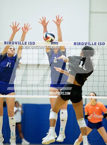 Thumbnail 3 in Lake Ridge vs Byron Nelson (UIL 6A D1 Volleyball Bi-district) photogallery.