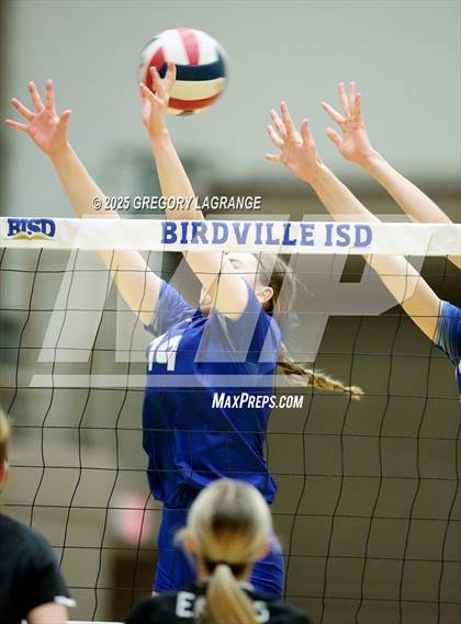 Thumbnail 2 in Lake Ridge vs Byron Nelson (UIL 6A Bi-district playoff Div 1) photogallery.
