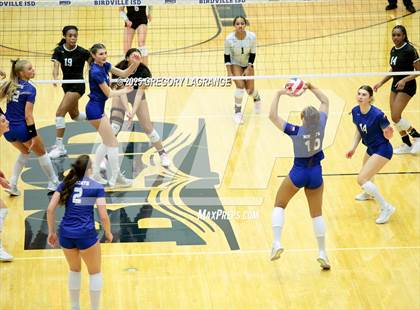 Thumbnail 3 in Lake Ridge vs Byron Nelson (UIL 6A Bi-district playoff Div 1) photogallery.