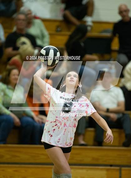 Thumbnail 1 in Royal @ Moorpark photogallery.