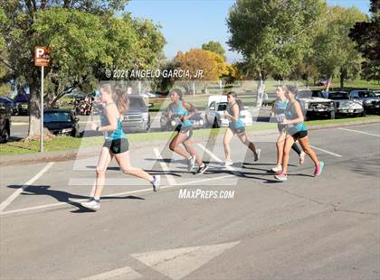 Thumbnail 2 in Bay Valley Athletic League Girls Cross Country Championship photogallery.
