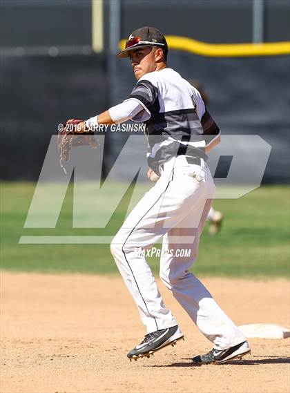 Thumbnail 1 in Golden Valley @ Saugus photogallery.