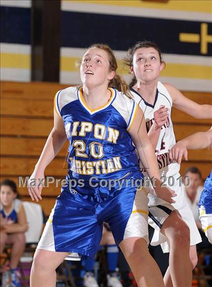 Thumbnail 2 in Ripon Christian vs. Wilton Christian (CIF SJS D5 Playoffs) photogallery.
