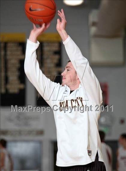 Thumbnail 3 in West Valley vs. Yuba City (Hornet Classic Tournament) photogallery.
