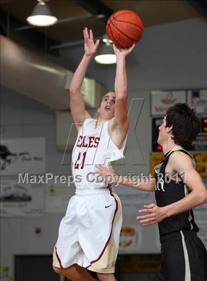 Thumbnail 2 in West Valley vs. Yuba City (Hornet Classic Tournament) photogallery.