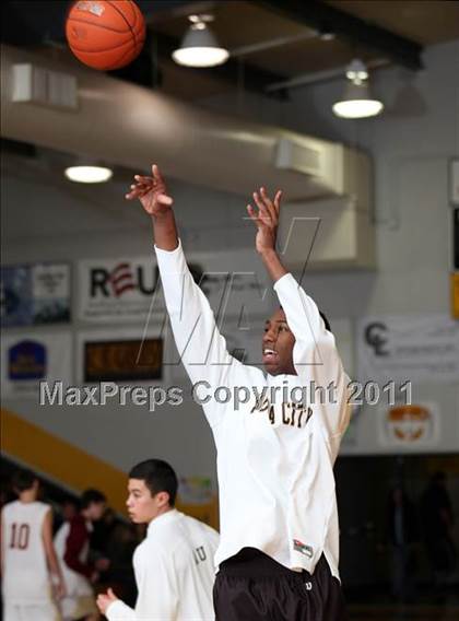 Thumbnail 2 in West Valley vs. Yuba City (Hornet Classic Tournament) photogallery.