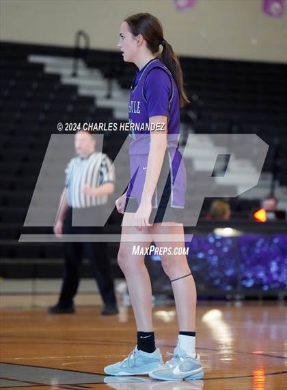 Thumbnail 2 in Ellison vs. Hallsville (Aggieland Invitational) photogallery.