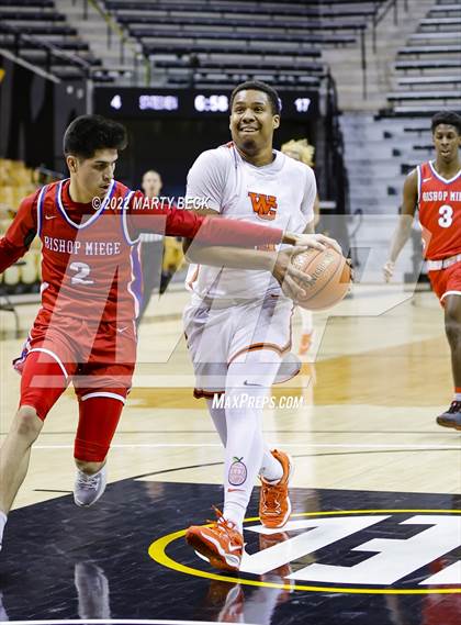 Thumbnail 1 in Webster Groves vs Bishop Siege (Norm Stewart Classic) photogallery.